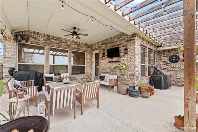 Building Photo - 27 Escondido Pass