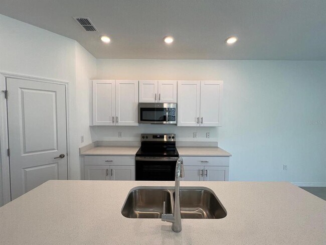 Building Photo - 2541 Penguin Blvd