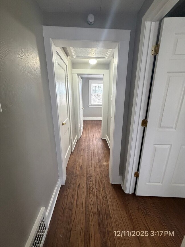 Building Photo - 2311 California Ave