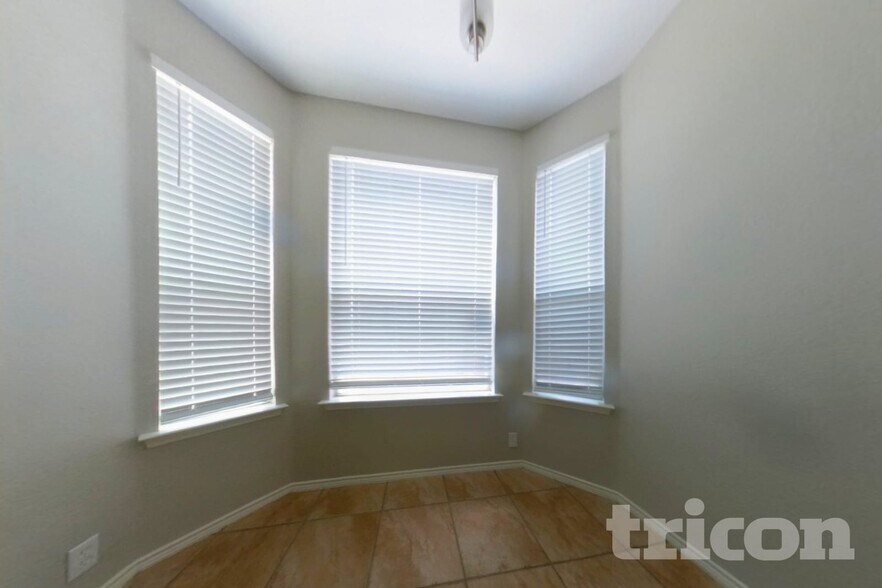 Building Photo - 4504 Vista Meadows Dr