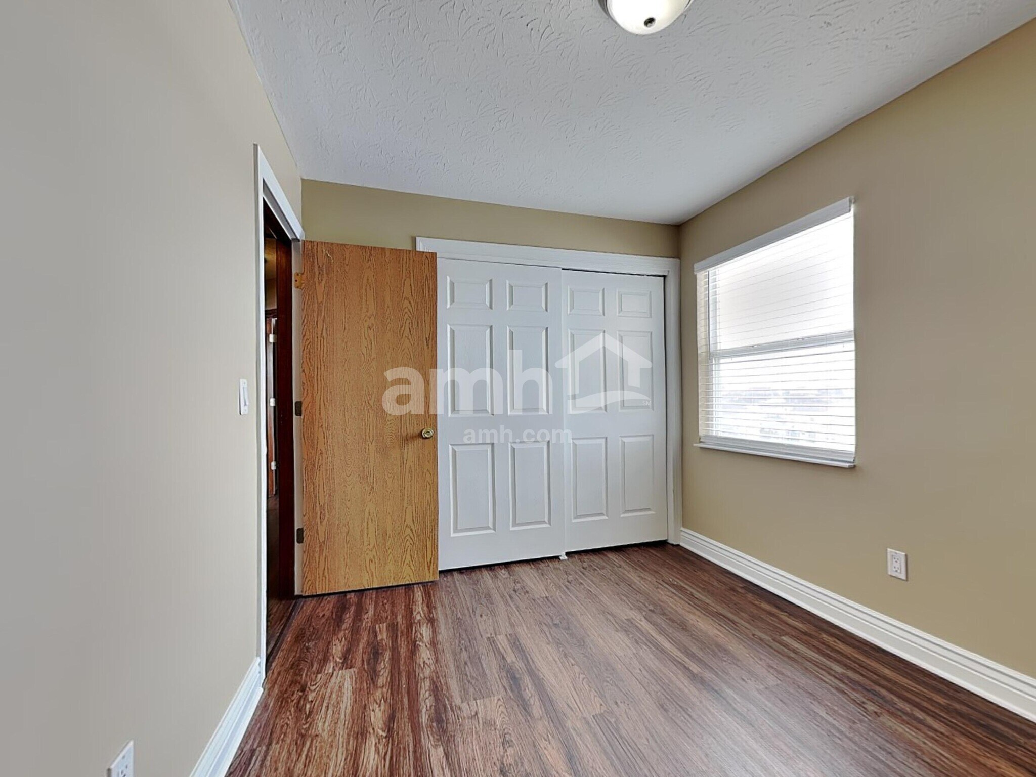 Building Photo - 6040 Glennshire Ct