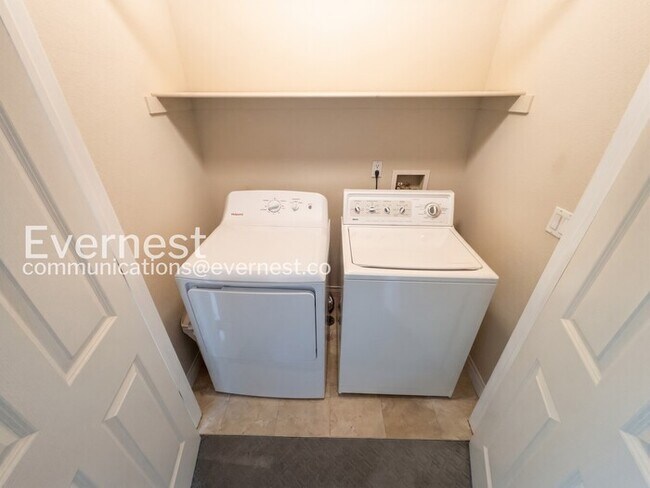 Building Photo - 268 S Garfield St