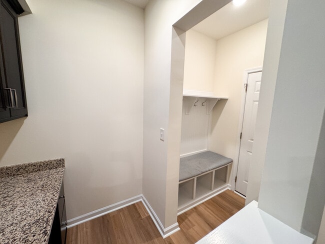 Building Photo - 106 Synandra Dr