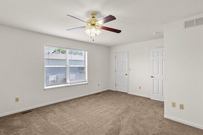 Building Photo - 2412-2414 Calder Ct.