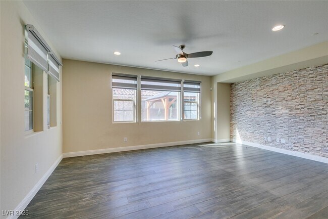 Building Photo - 2497 Birch Hollow St