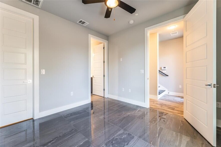 Building Photo - 1417 Kramer Ln