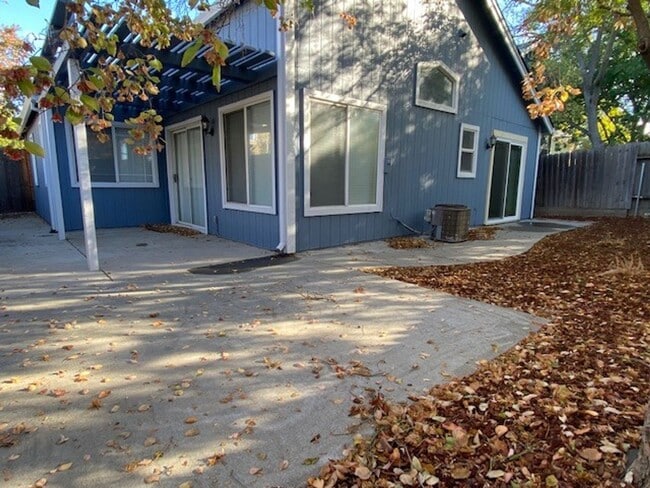 Building Photo - Cute Antelope Home