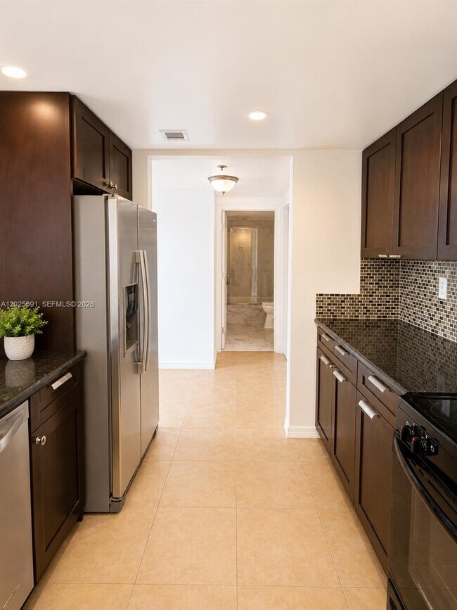 Building Photo - 7601 E Treasure Dr