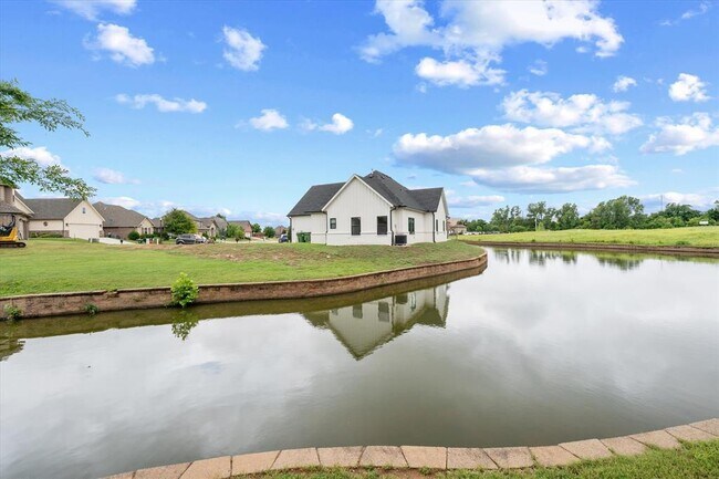 Building Photo - 1304 Katelyn Ct