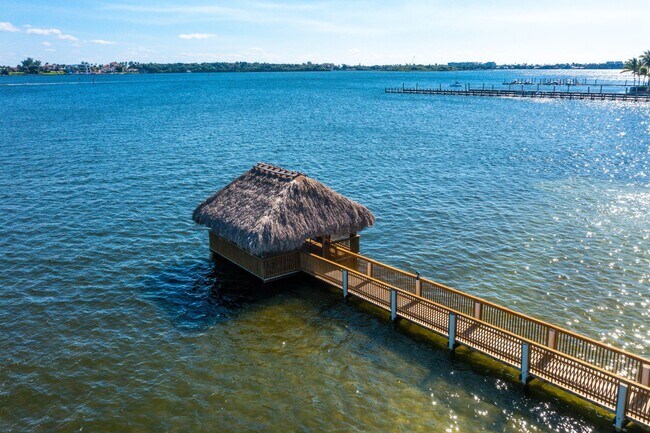 Building Photo - 20 S Lakeshore Dr