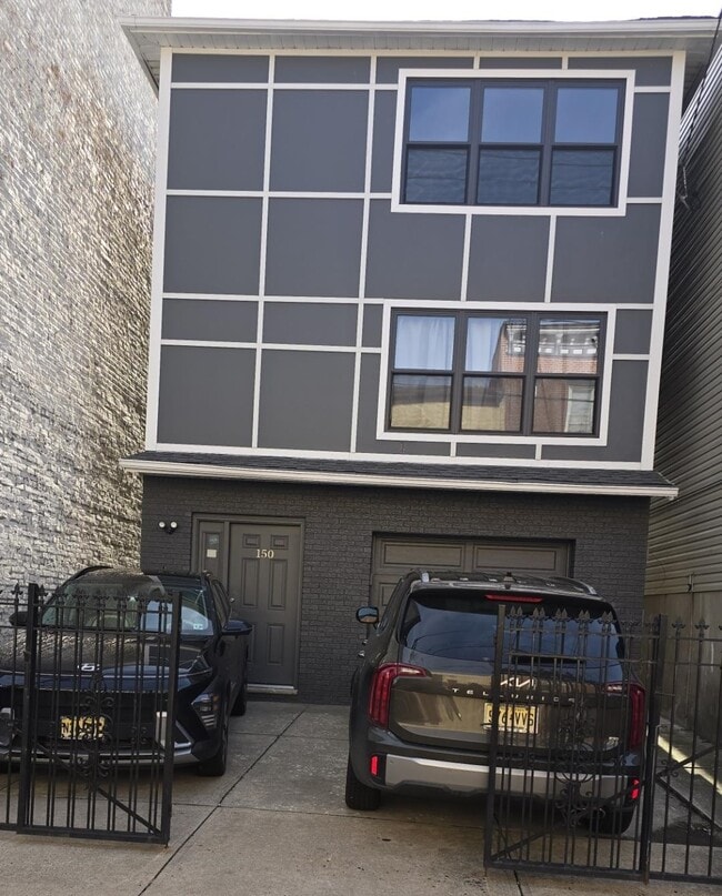 Building Photo - 150 New York Ave