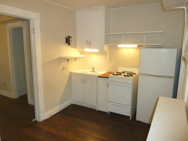Building Photo - Location! 1br duplex on McCauley St.