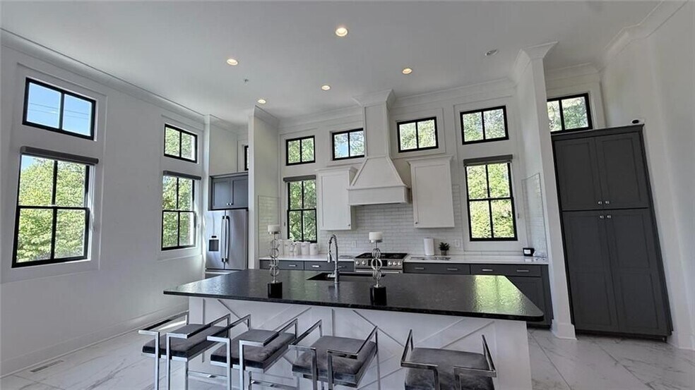 Building Photo - 11650 Folia Cir