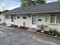 Building Photo - 130 Blithewood Ave