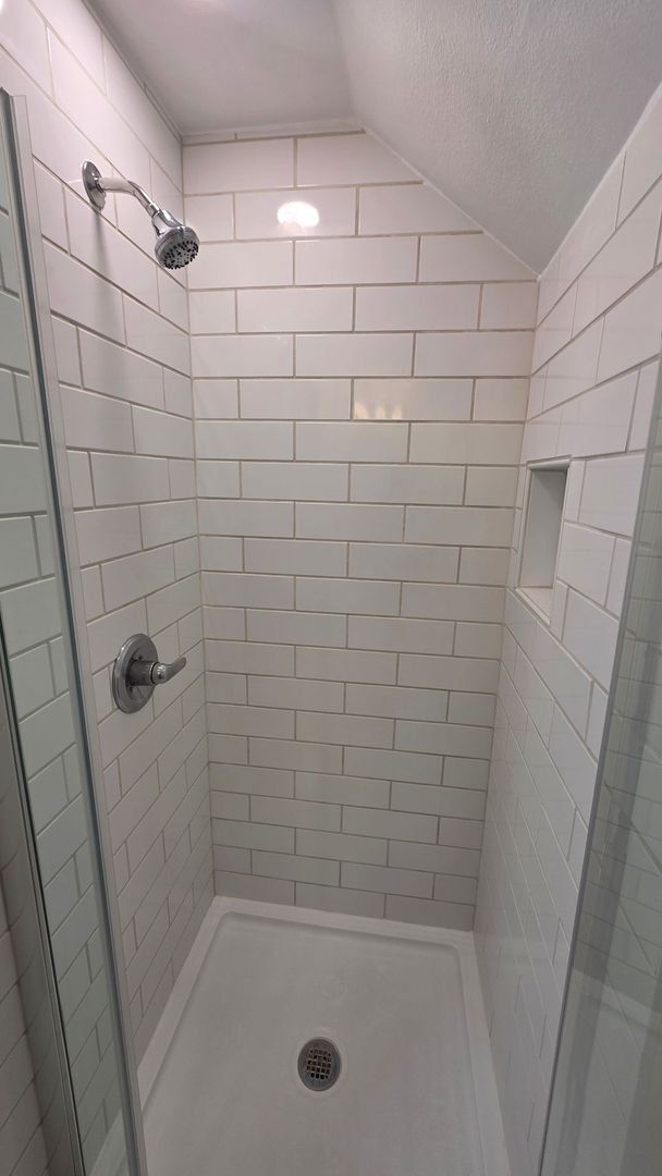 Building Photo - Norman Studio Apartment