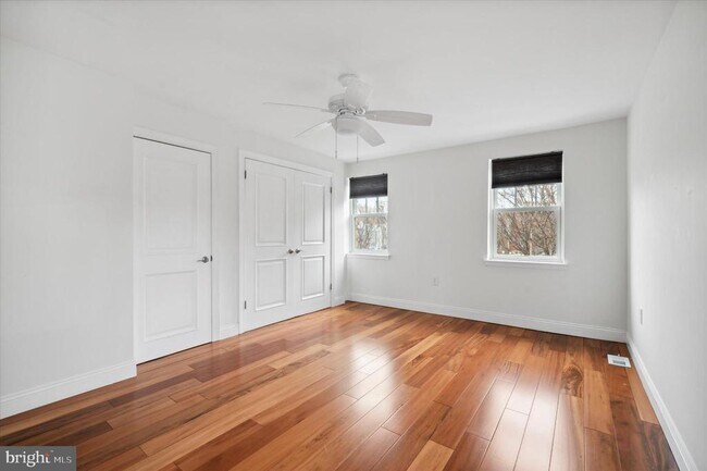 Building Photo - 910 Fitzwater St