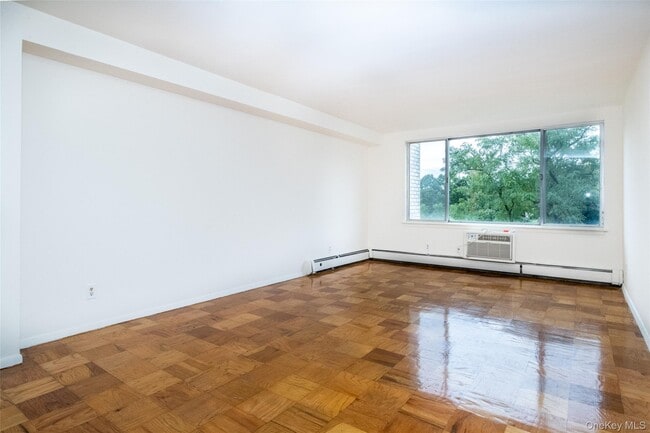 Building Photo - 125 Lake St