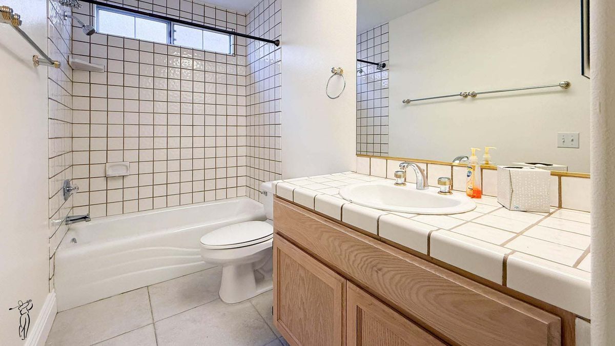 Building Photo - 78835 Lowe Dr