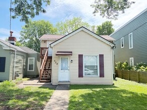 Building Photo - 538 Lilly Ave