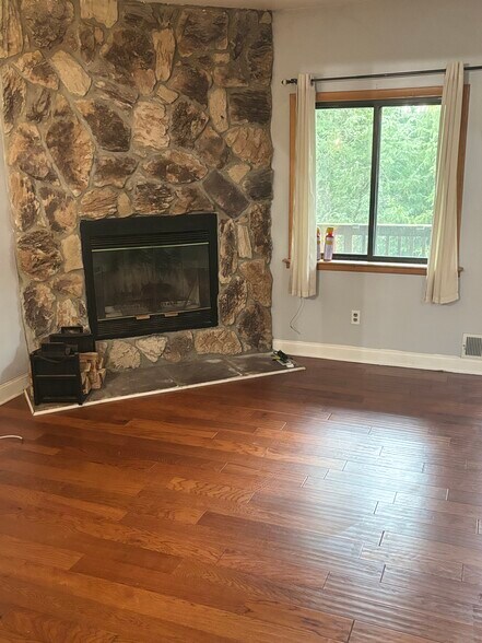 Building Photo - 2H Brookside Hts