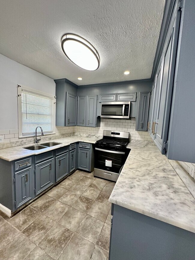 Beautiful Newly Renovated Home in North Ja... 1026 Meadow Heights Dr