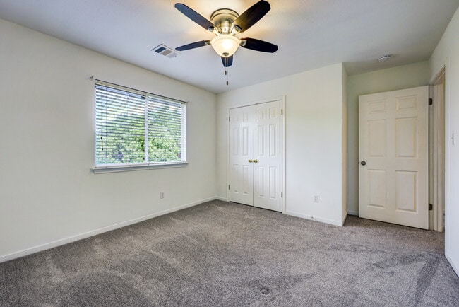 Building Photo - 804 Windsor Hill Dr