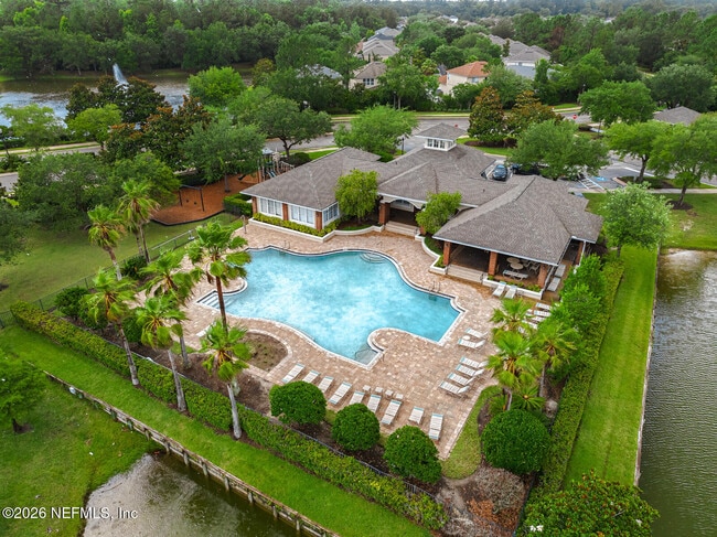 Building Photo - 4166 Highwood Dr