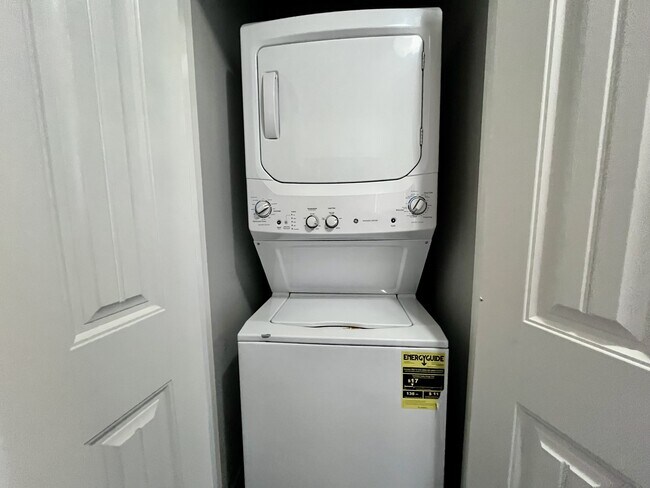 Building Photo - 3450 Itasca St