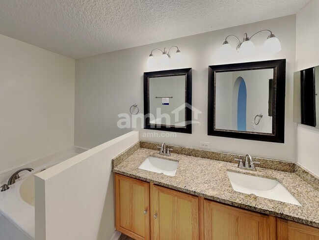 Building Photo - 65074 Lagoon Forest Dr