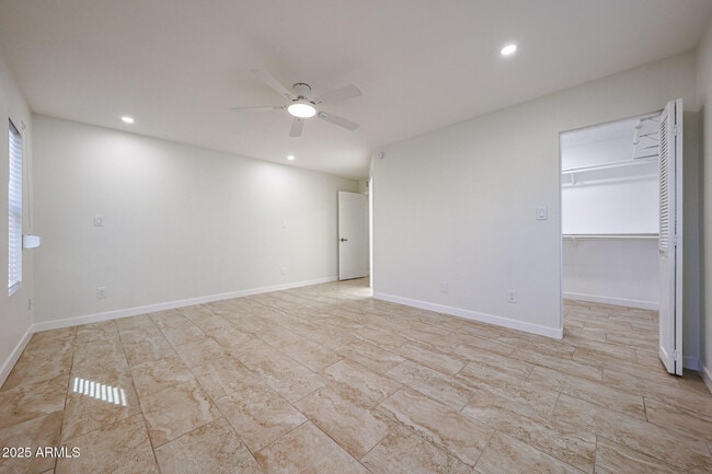 Building Photo - 9833 E Watford Way