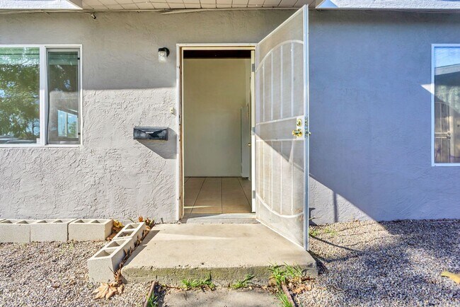 Building Photo - Clairemont Mesa Blvd 4414-4416 Duplex