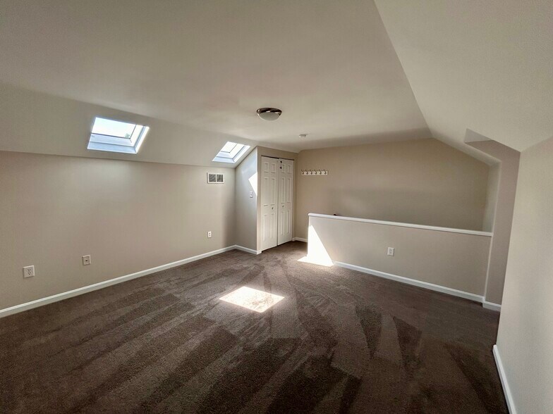 Building Photo - 64 Tia Circle