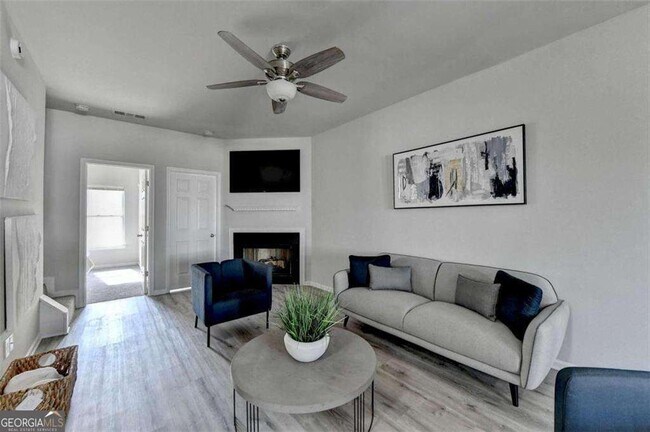 Building Photo - 4605 Blue Iris Way