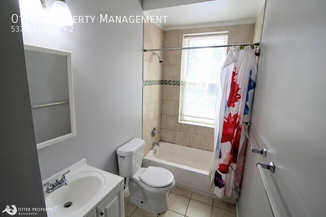 Building Photo - 537 S 55th St