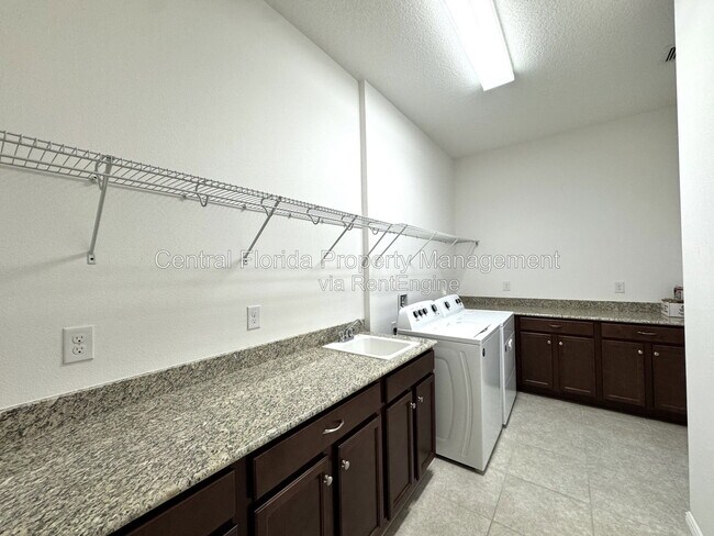 Building Photo - 2388 Datura Lp