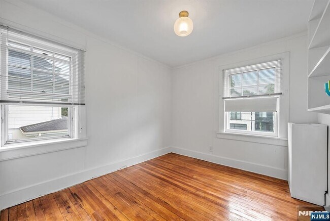 Building Photo - 133 Highwood Ave