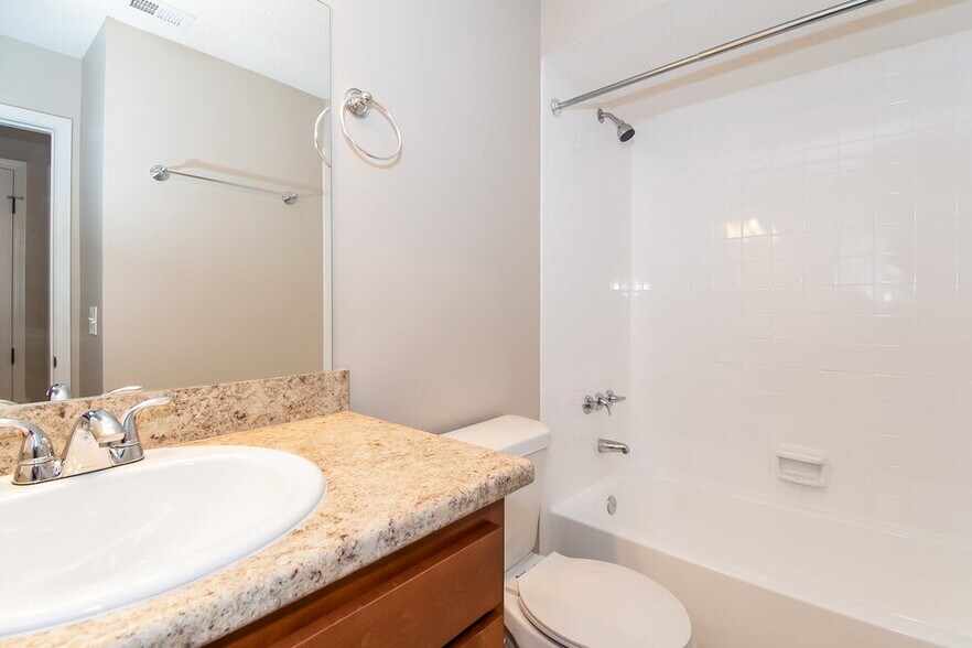 Building Photo - 10757 Spurs Ct