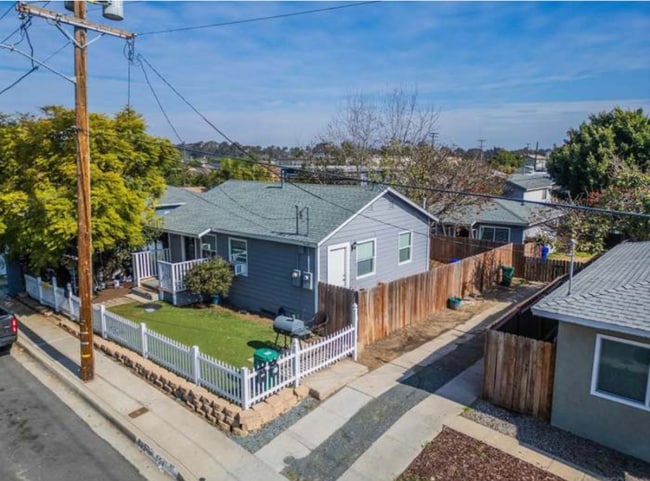 Building Photo - 503 41st St