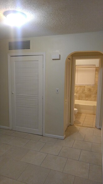 Building Photo - 455 39th Ave N