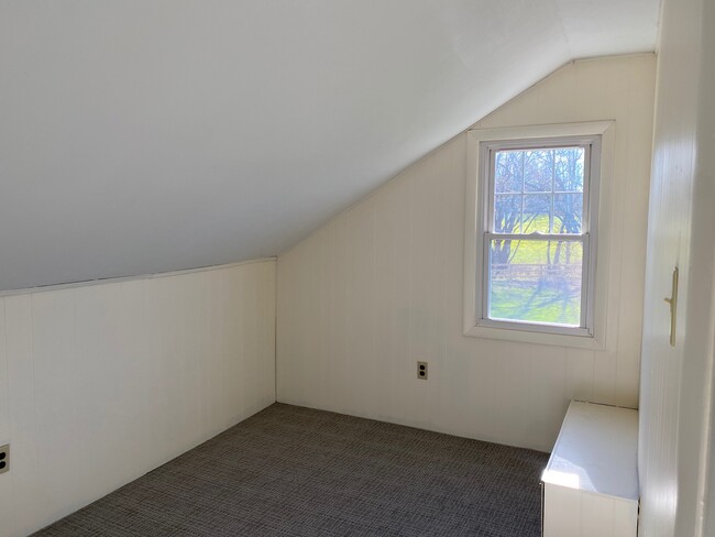 Building Photo - 266 Maple Tree Hill Rd