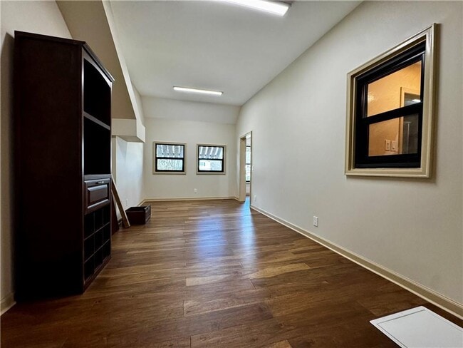 Building Photo - 1709 Rangewood Dr SW