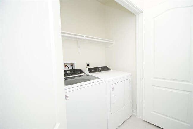 Building Photo - 9207 BetanCourt Ct