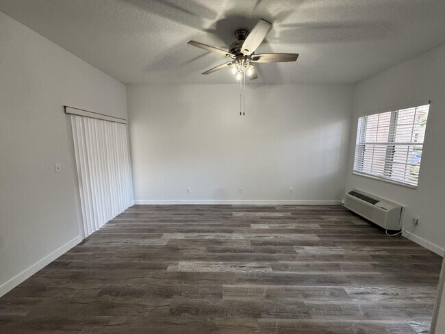 Building Photo - 9975 Perfect Dr