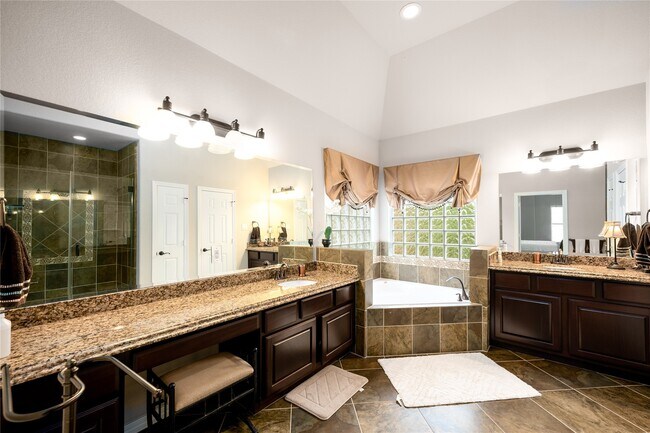 Building Photo - 5513 Livorno Way