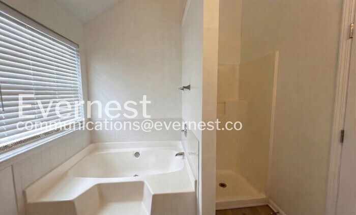 Building Photo - 3733 Waldrop Hills Dr