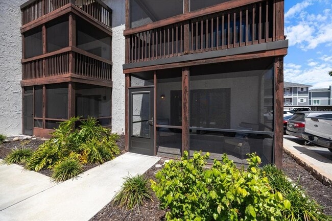 Building Photo - 1604 Stickney Point Rd