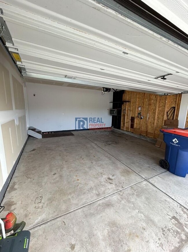 Building Photo - 2909 Quartz Pl
