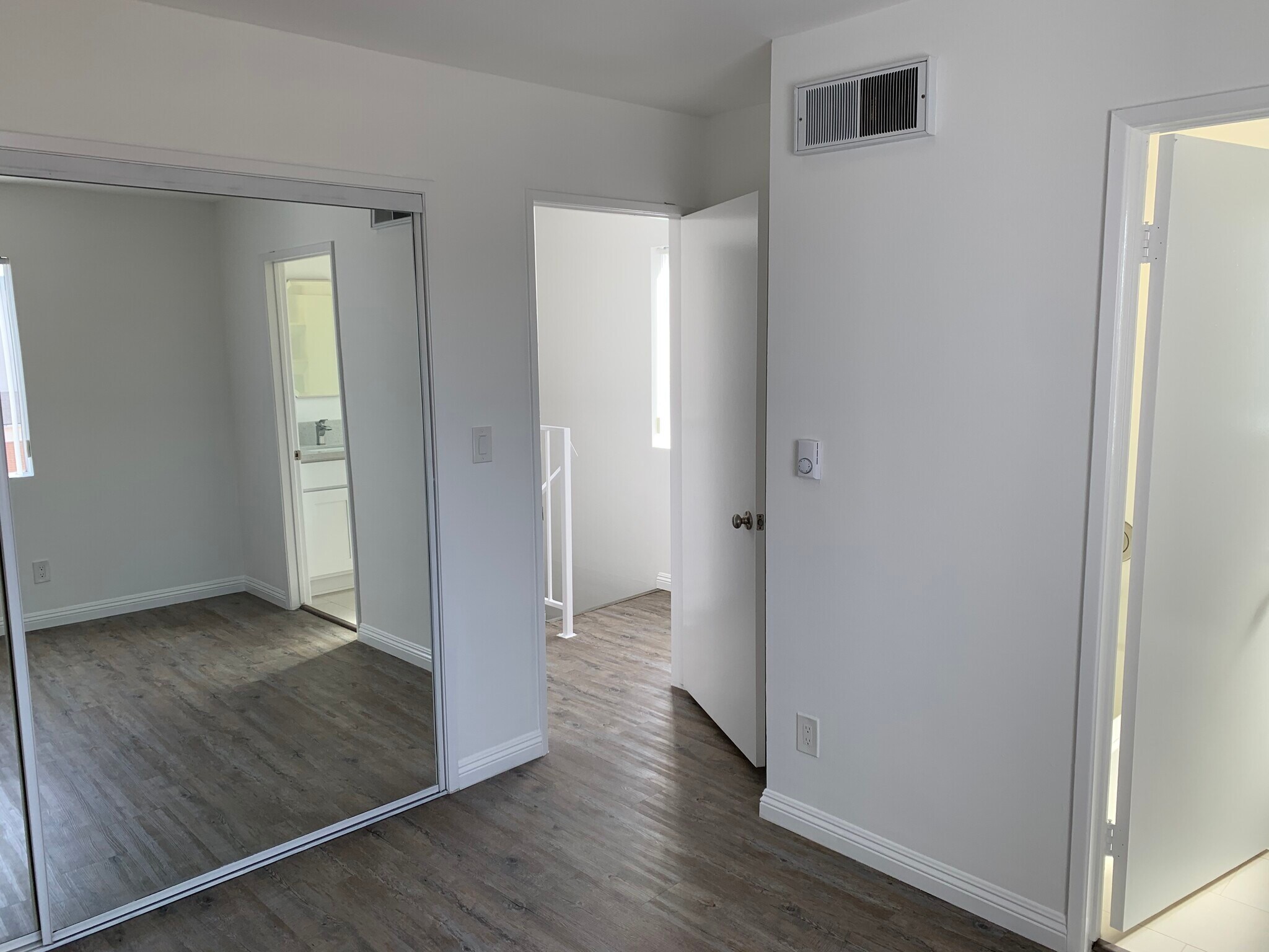 Building Photo - 4424 S Centinela Ave