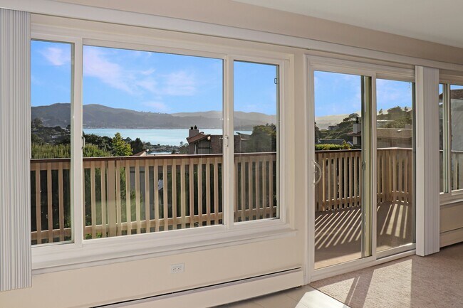 Building Photo - 99 Marinero Cir