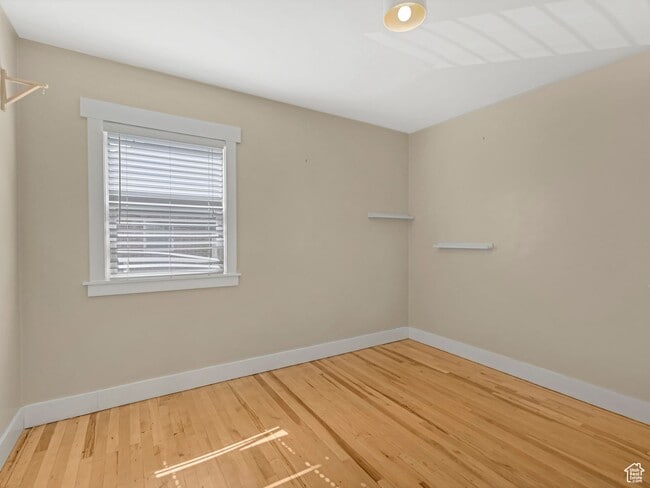Building Photo - Great Sugerhouse Home Now Available!